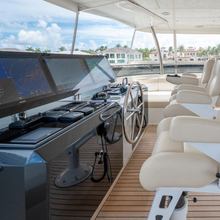Iridescence Yacht 
