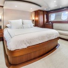 Aurora Yacht 