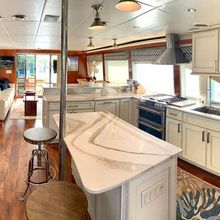 Chaser Yacht 