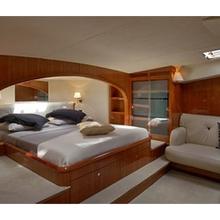 Sur L’eau Yacht 