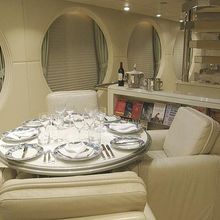 Lady Arraya Yacht Dining Table