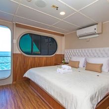 Tip Top II Yacht 