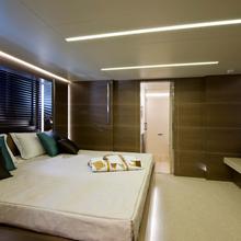 Bliss Easy Yacht Master Stateroom - Side View
