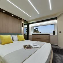 Solstice Yacht 