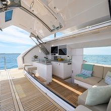 Aqua Life Yacht 