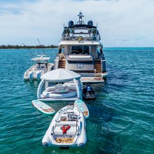 M 105 Yacht 