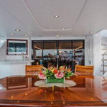 La Lady Yacht 