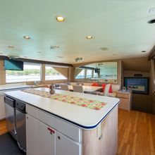 Island Time Yacht 
