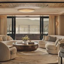 M Yacht 
