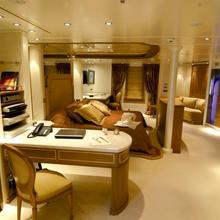 Elegant 007 Yacht Master Stateroom - Study