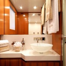 Larmera Yacht 