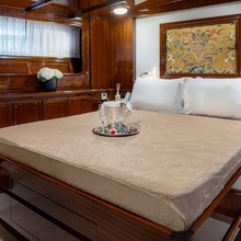 Spirit L Yacht 