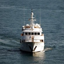 Number Nine Yacht Running Shot - Bow