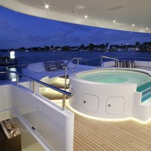 Inception Yacht Jacuzzi