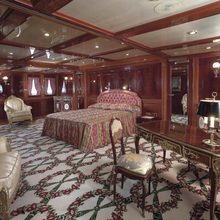 SS Delphine Yacht Master Stateroom - Desk