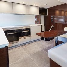 5th Element Yacht 