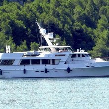 Serenity Yacht 