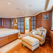 Shadowl Yacht 