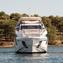 Chillin' Yacht 