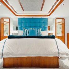 La Lady Yacht 