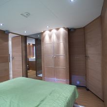 Queen Blue Yacht Guest Stateroom
