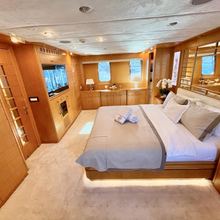 Seven Yacht 