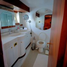 Silver Cloud Yacht Master Bathroom