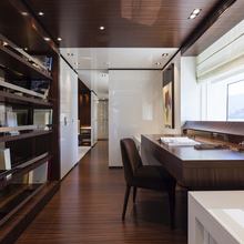 Simply Eight Yacht 