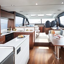 Chameleon III Yacht 