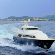 Vintage Yacht 