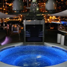 Majesty Elenoliya Yacht Jacuzzi