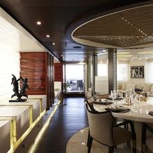 E & E Yacht Dining Salon