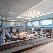 V Yacht 