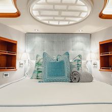 La Lady Yacht 