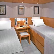 Mumu Yacht Twin Stateroom