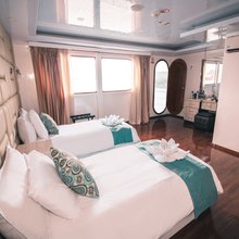Petrel Yacht 