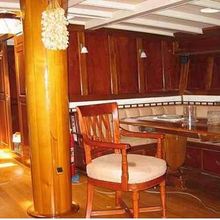 Sunshine Yacht Salon