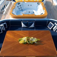 Oxygen Yacht Exterior Table