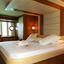 Sea Stream Yacht 