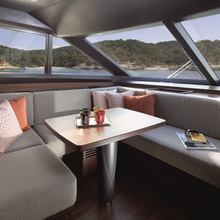 Omnia Natura Yacht 
