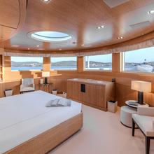Rebels Yacht 