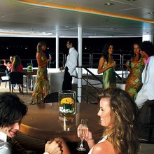 Elegant 007 Yacht Night