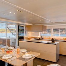 Amazing Yacht 