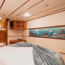 Two Seas Yacht 