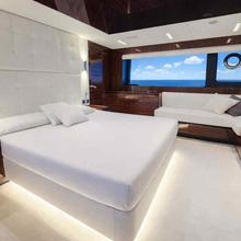 X Seven Yacht 