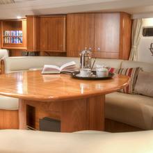 Mustique Yacht 