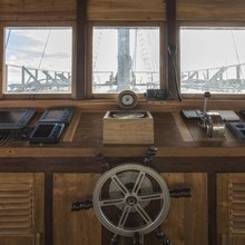 Tiare Yacht 