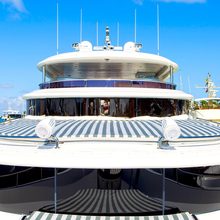 Rich Guys Nickel Yacht 