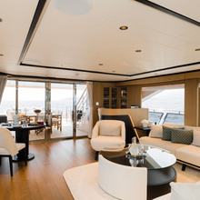 Elza Yacht 