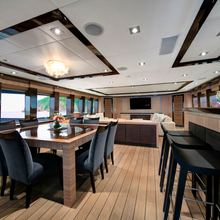 Five Yacht 